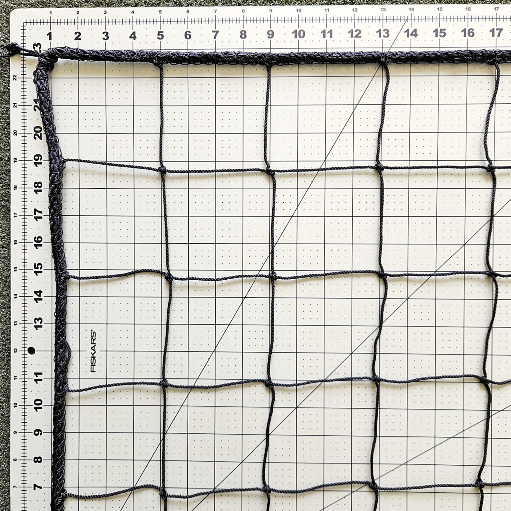 #36 X 4" twisted knotted nylon mesh with polyester rope border.