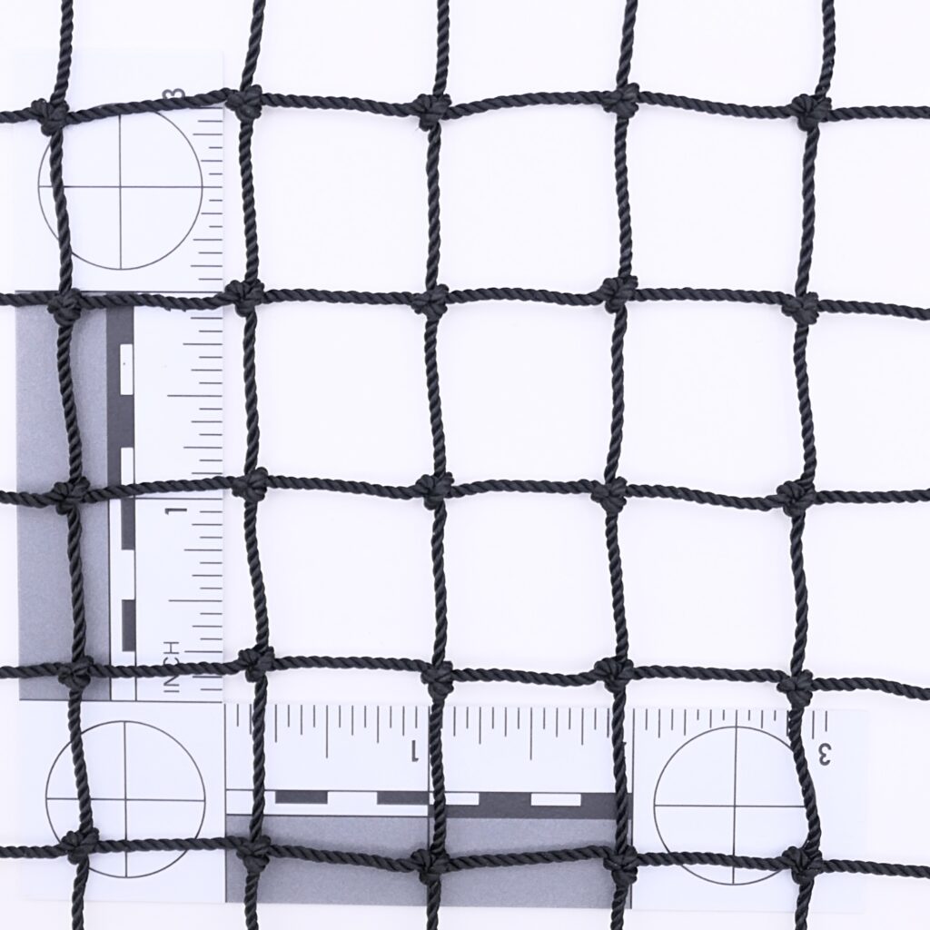 3/4" square mesh size knotted nylon netting
